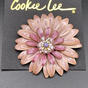 Flower brooch - NWT - decorate your denim!!!